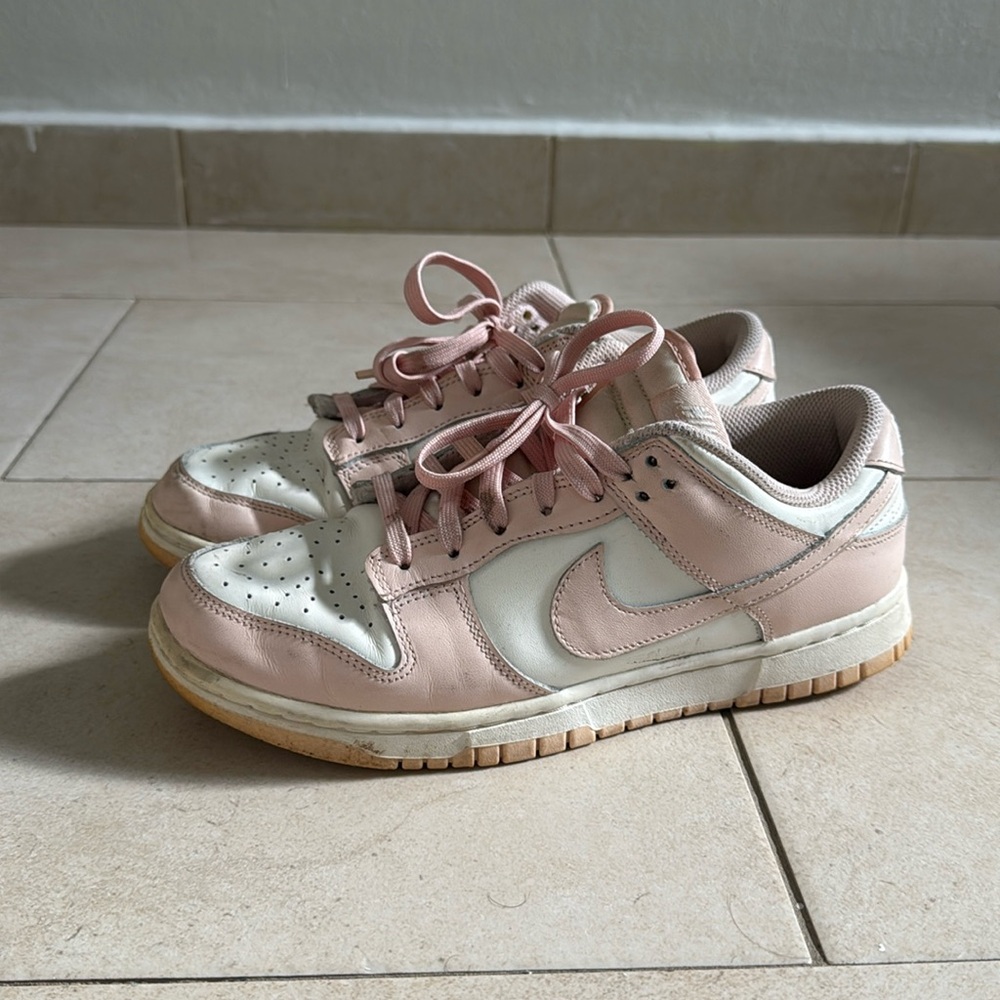 Nike Dunk Low sneakers